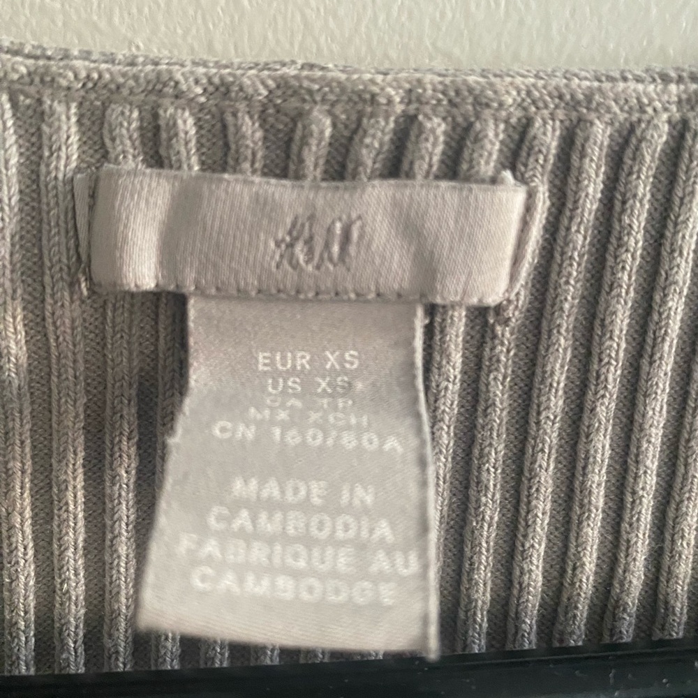 H&M Ribbed Square-Neck Long Sleeve Top in Light Gray - Picture 3 of 3